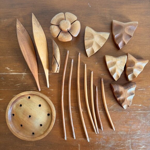 Vintage Carved Wood Flower Arrangement - Picture 8 of 8